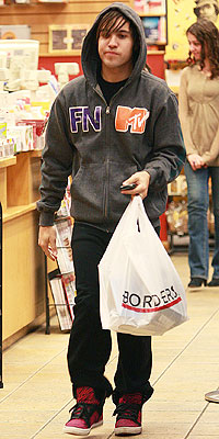 POP DUTY photo | Pete Wentz