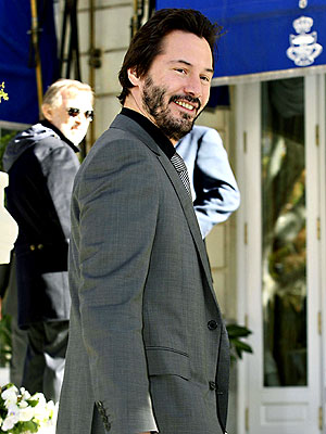 ON THE LOOKOUT photo | Keanu Reeves