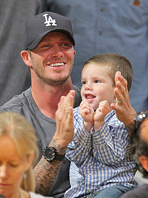 HANDS ON photo | David Beckham