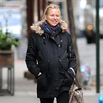 COFFEE STOP photo | Naomi Watts