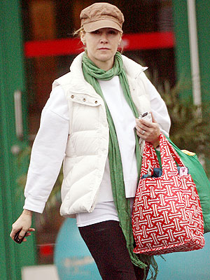 IN-STORE APPEARANCE photo | Jennie Garth