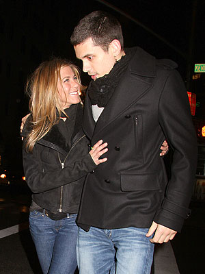 DINNER FOR TWO photo | Jennifer Aniston, John Mayer