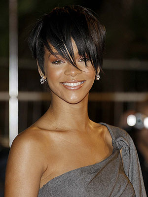 rihannas new hairstyle. Rihanna#39;s New Short #39;Do: Love