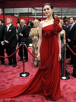Anne Hathaway Red Dress Oscars. house Oscars Red Carpet: Anne