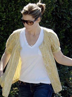 jessica biel white t shirt