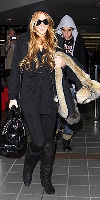 LINDSAY LOHAN AND SAMANTHA RONSON photo | Lindsay Lohan