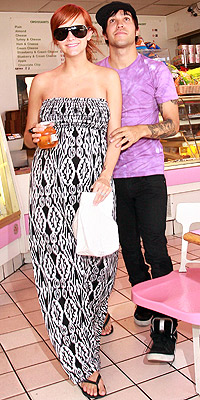 JULY 25  photo | Ashlee Simpson, Pete Wentz