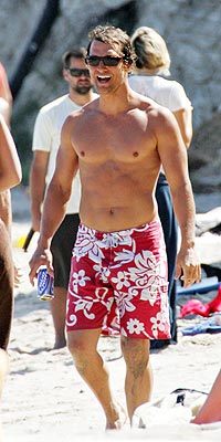 Obrázok “http://img2.timeinc.net/people/i/2008/stylewatch/gallery/beach_patrol/080630/matthew_mcconaughey.jpg” sa nedá zobraziť, pretože obsahuje chyby. Obrázok “http://img2.timeinc.net/people/i/2008/stylewatch/gallery/beach_patrol/080630/matthew_mcconaughey.jpg” sa nedá zobraziť, pretože obsahuje chyby.