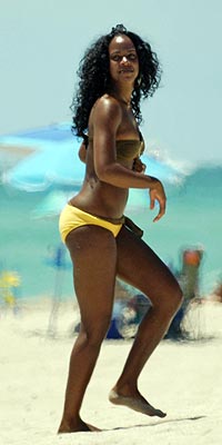 kelly rowland beach