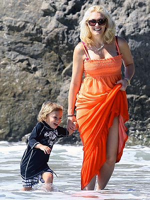 gwen stefani beach