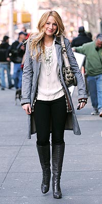 LONE STROLL photo | Blake Lively