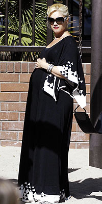 JUNE 6 photo | Gwen Stefani