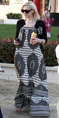 FEB. 10  photo | Gwen Stefani
