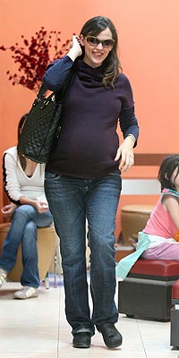 DECEMBER 8  photo | Jennifer Garner