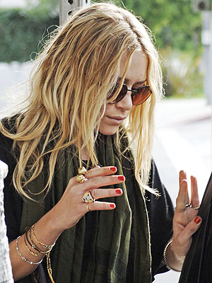 TOMATO RED photo | Mary-Kate Olsen TOMATO RED photo | Mary-Kate Olsen