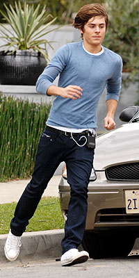 ZAC EFRON photo | Zac Efron