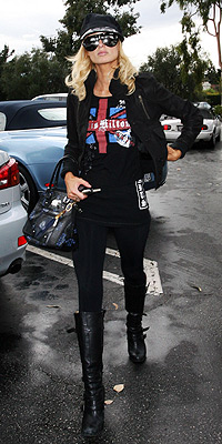 LONDON CALLING photo | Paris Hilton