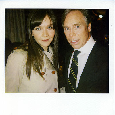 MAGGIE GYLLENHAAL & TOMMY HILFIGER  photo | Maggie Gyllenhaal, Tommy Hilfiger