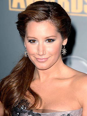 http://img2.timeinc.net/people/i/2008/stylewatch/gallery/tips_tricks/081208/ashely_tisdale.jpg http://img2.timeinc.net/people/i/2008/stylewatch/gallery/tips_tricks/081208/ashely_tisdale.jpg