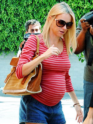NAOMI'S $48 T-SHIRT photo | Naomi Watts