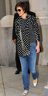 KATIE'S $30 T-SHIRT photo | Katie Holmes