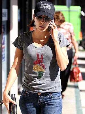 EVA LONGORA PARKER'S T-SHIRT photo | Eva Longoria-Parker