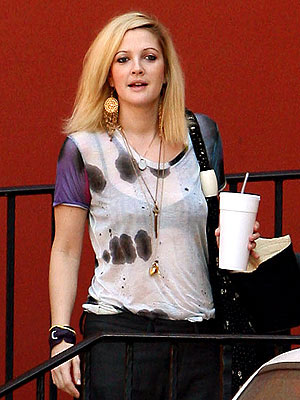 http://img2.timeinc.net/people/i/2008/stylewatch/youasked/081229/drew_barrymore300.jpg