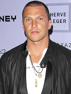 Sean Avery Apologizes for