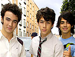 Celeb Sightings: November 26, 2008 | Joe Jonas, Jonas Brothers, Kevin Jonas, Nick Jonas