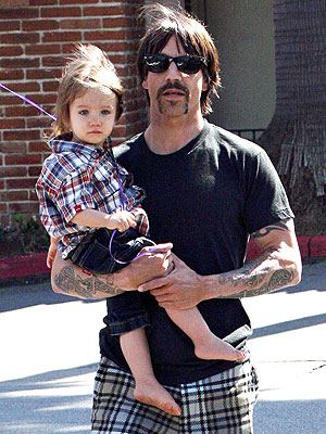 anthony_kiedis2_300