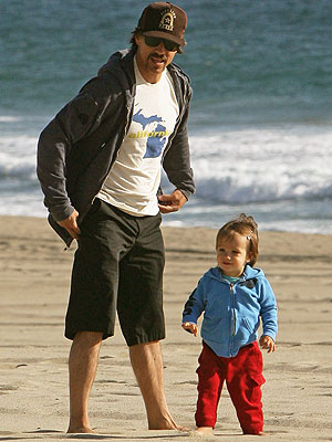 everly bear kiedis. Anthony and Everly Kiedis#39;