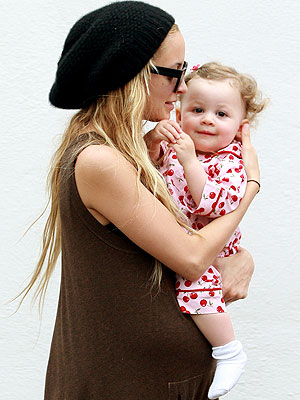 Nicole Richie Baby Girl. Nicole Richie and Harlow: