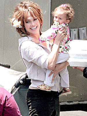 jennifer lopez kids now. Jennifer Lopez#39;s On Set