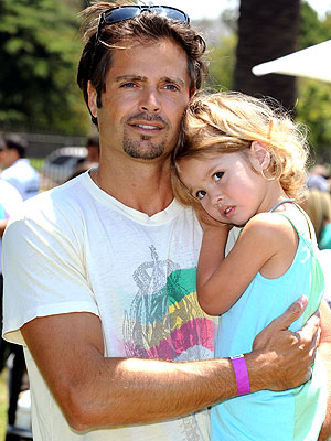 http://img2.timeinc.net/people/i/2009/cbb/blog/090622/david-charvet-300.jpg