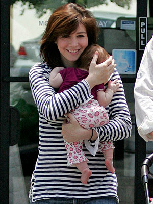 alyson hannigan pics. Alyson Hannigan Gives Satyana