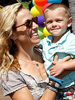 Sheryl Crow Advises Parents: ‘Grab Sleep Where You Can’