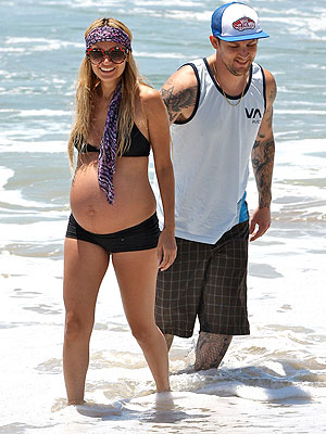 Nicole Richie: Belly Up!