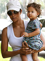 Halle Berry Says Pregnancy Rumors Gave Her ‘a Complex’ Halle Berry Says Pregnancy Rumors Gave Her ‘a Complex’