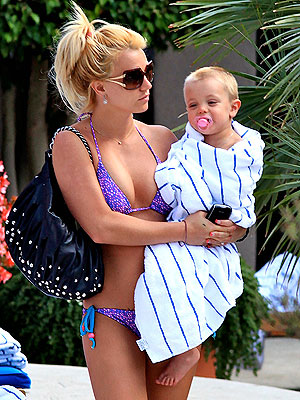 britney spears pool party