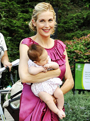 kelly rutherford pregnant. A glam Kelly Rutherford and
