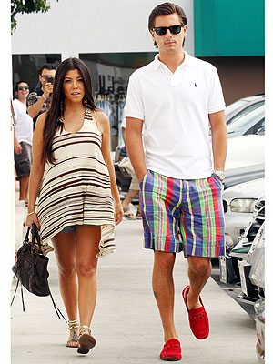 Kourtney Kardashian's Sunday Stroll