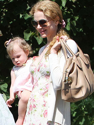 nicole kidman daughter. Nicole Kidman and Sunday Are