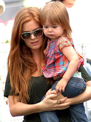 isla fisher hair color. Isla Fisher and Olive: