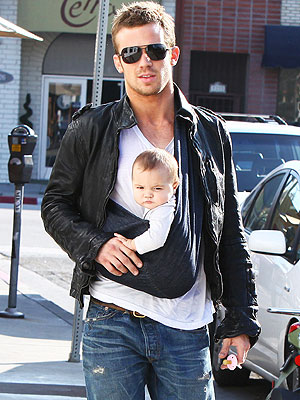 cam gigandet baby. Cam Gigandet Slings His Sweetie – Moms & Babies – Moms & Babies - People.com