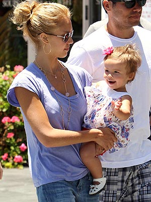 SUNNY SMILE photo | Jessica Alba