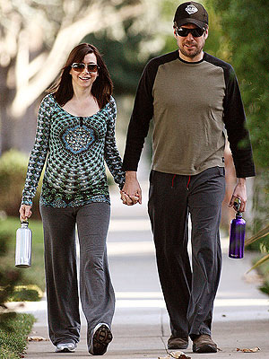 VERY GRAPHIC photo | Alyson Hannigan