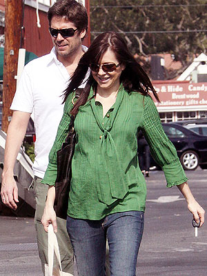 GREEN GAL photo | Alyson Hannigan