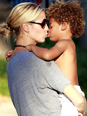 seal and heidi klum children. STOLEN SMOOCHES photo | Heidi