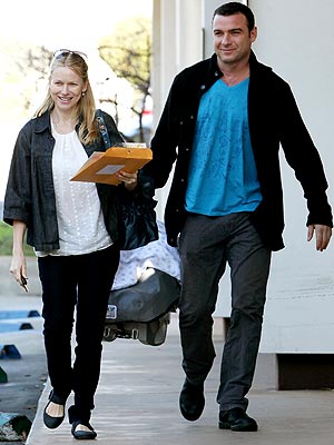 SPECIAL DELIVERY photo | Liev Schreiber, Naomi Watts