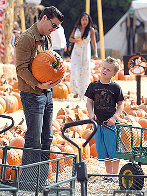 GOOD PICKINGS photo | David Boreanaz